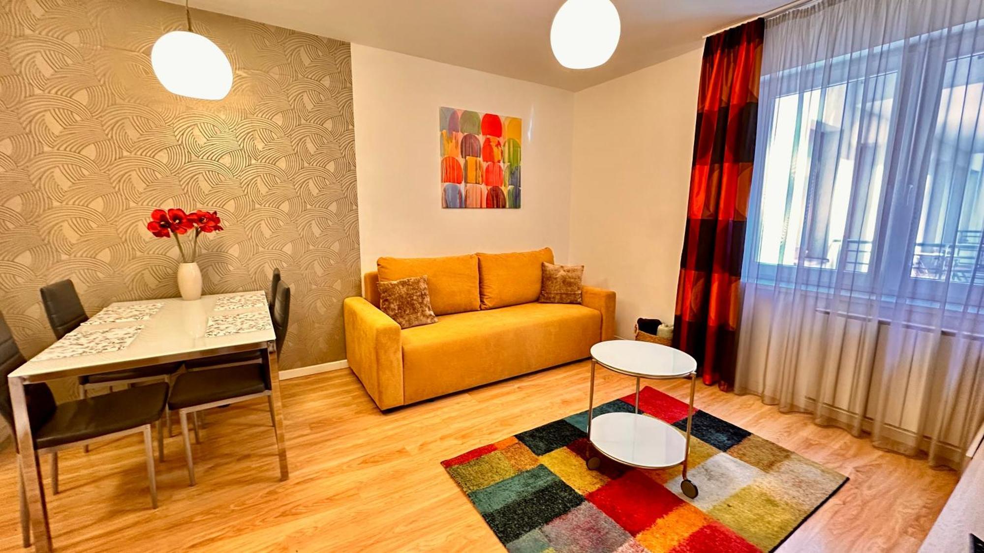 The Prince'S Neighbour Apartment Budapest With Free Garage Kültér fotó